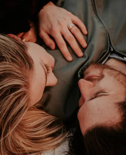 Unique first anniversary gift ideas for couple